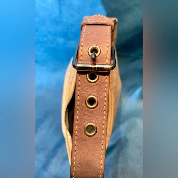 Dooney & Bourke Cream & Lilac Bucket Bag - Picture 6 of 16